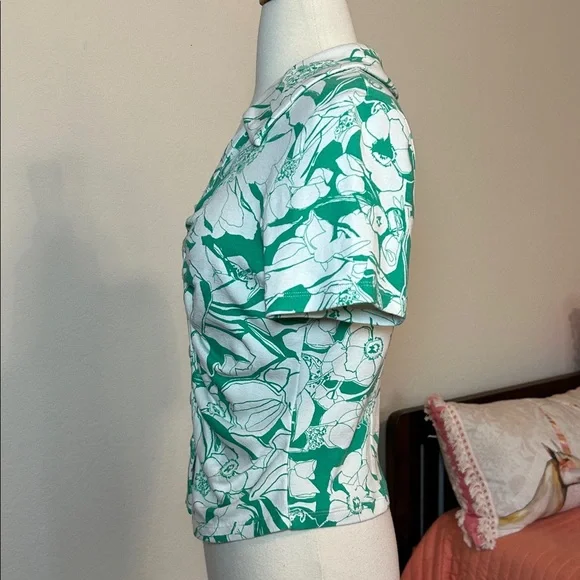 Anthropologie Maeve green white floral ruched button front cropped top size M - Picture 6 of 14